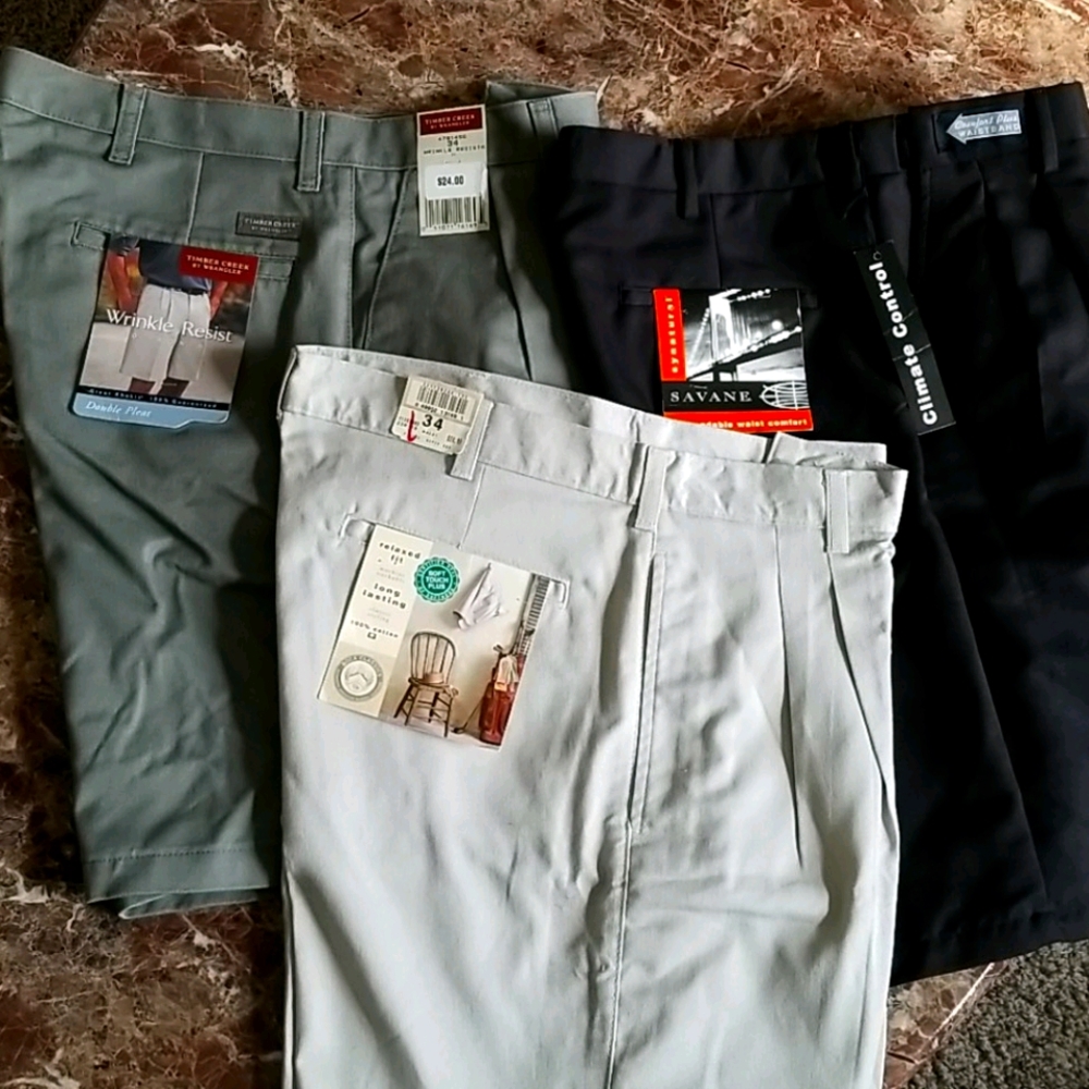 3 pairs of NWT mens pleated dress shorts size 34